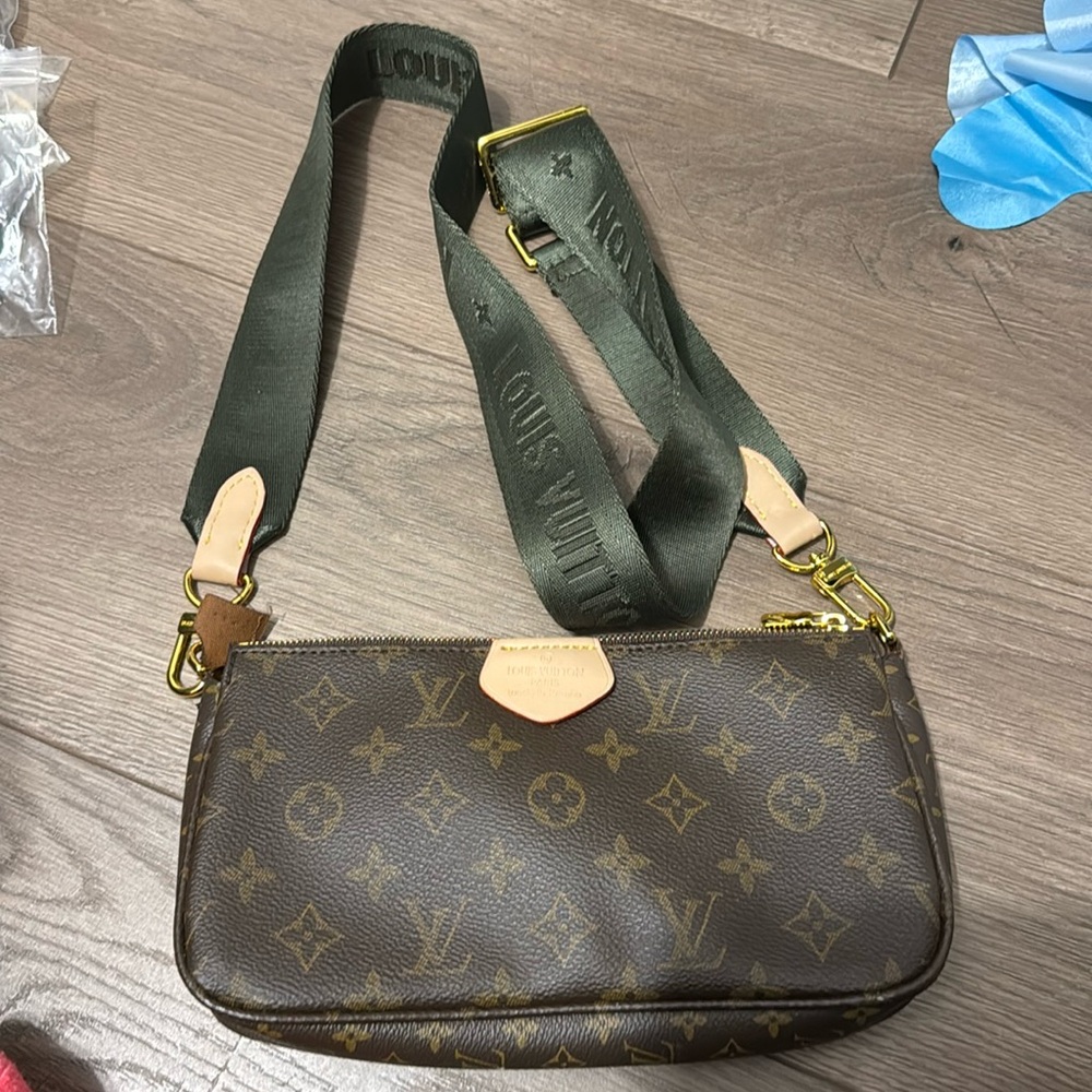 Brown purse NOT NAME BRAND
